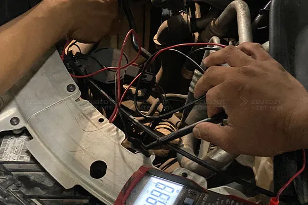 Lộ trình khóa học chẩn đoán và **học sửa chữa ô tô online** tại EcuBoot