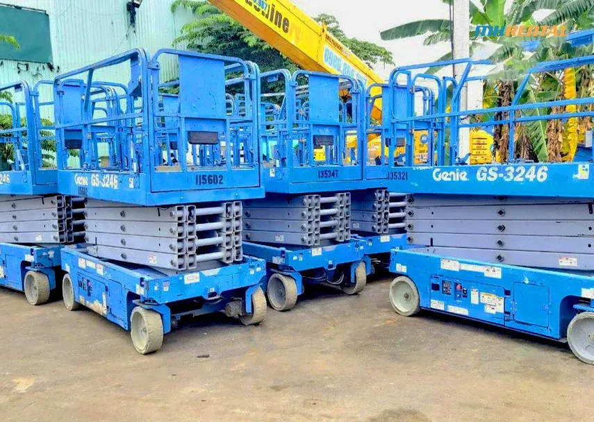 Kho xe nâng cắt kéo sẵn sàng phục vụ khách hàng