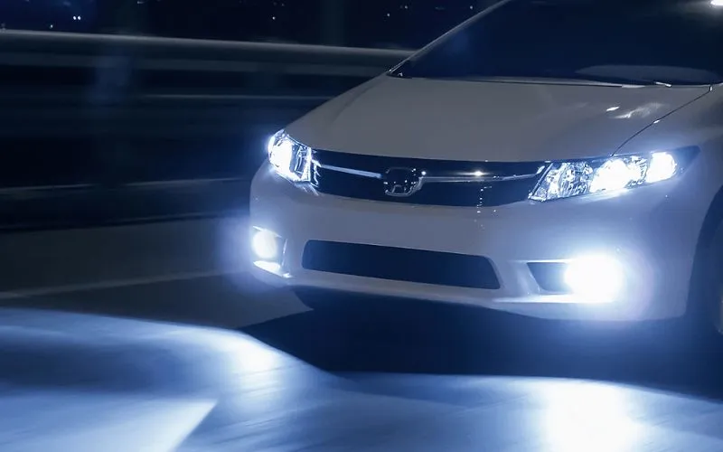 Loại đèn này phát ra ánh sáng trắng sáng hơn với hiệu quả chiếu sáng cao