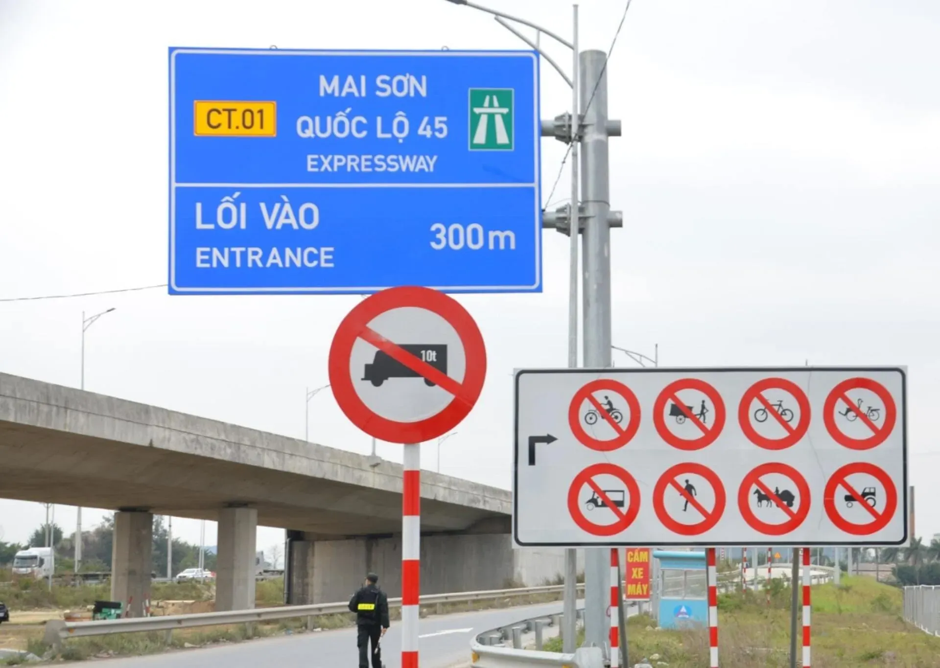 Biển báo cấm theo giờ