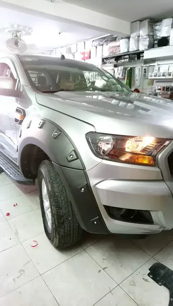 Xe bán tải chưa ốp cua lốp