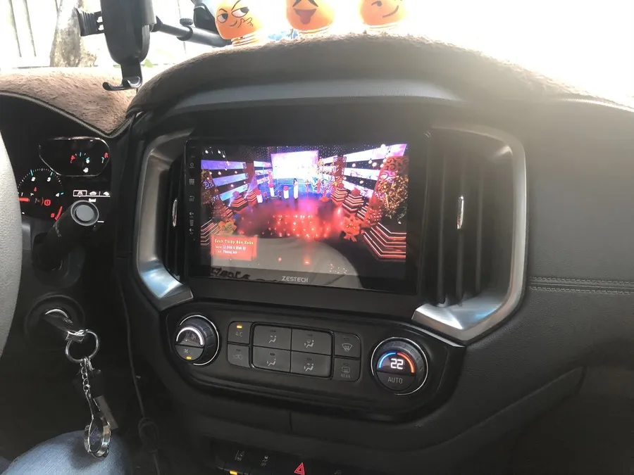 Màn hình Android độ nội thất xe bán tải