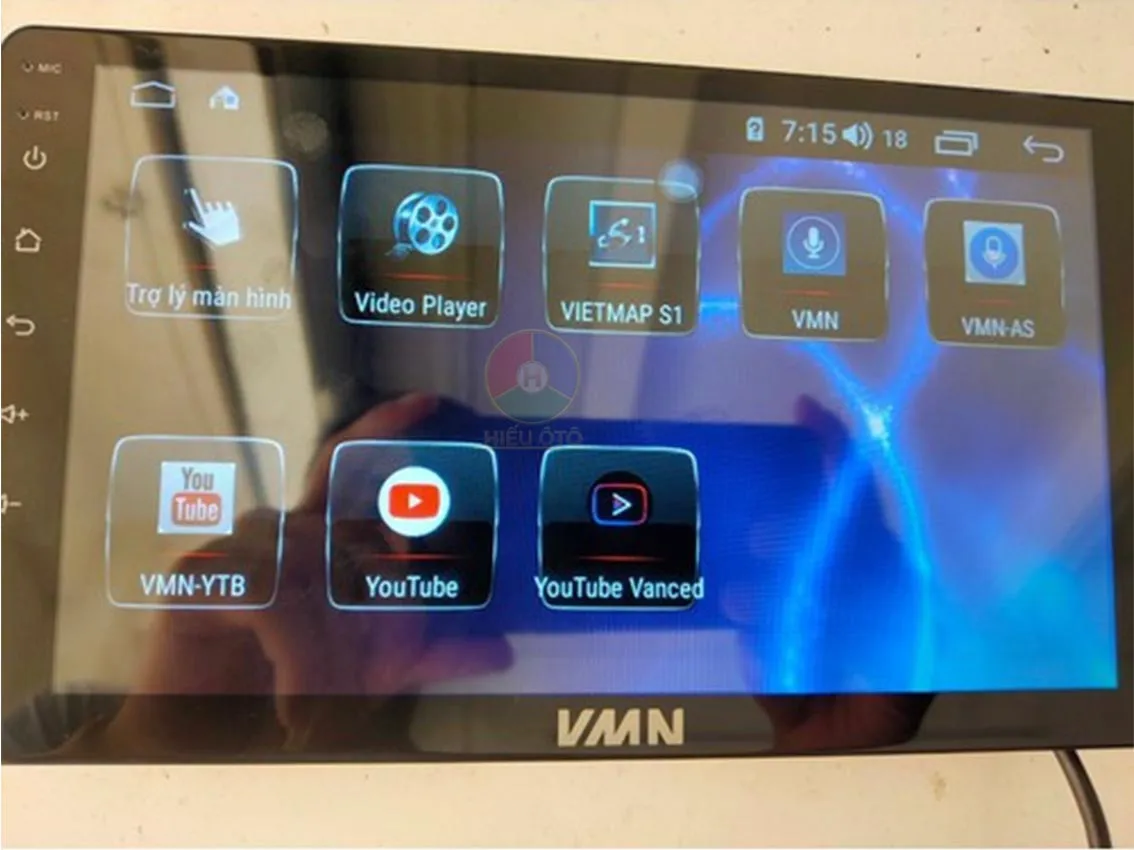 màn hình android ô tô vmn