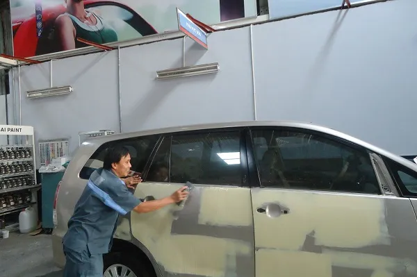 Cách Bả Matit Xe Ô Tô Chuẩn Chuyên Gia: Quy Trình Toàn Diện Từ A Đến Z