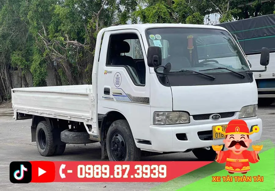 Mẫu xe thương mại thùng lửng đời 2010, đại diện cho dòng xe kinh tế trong thị trường mua bán xe tải cũ Đà Nẵng