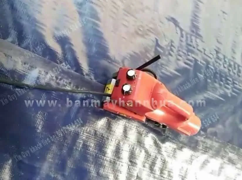 Máy ép bạt xe tải vận hành trên chất liệu bạt nhựa PP chuyên dụng