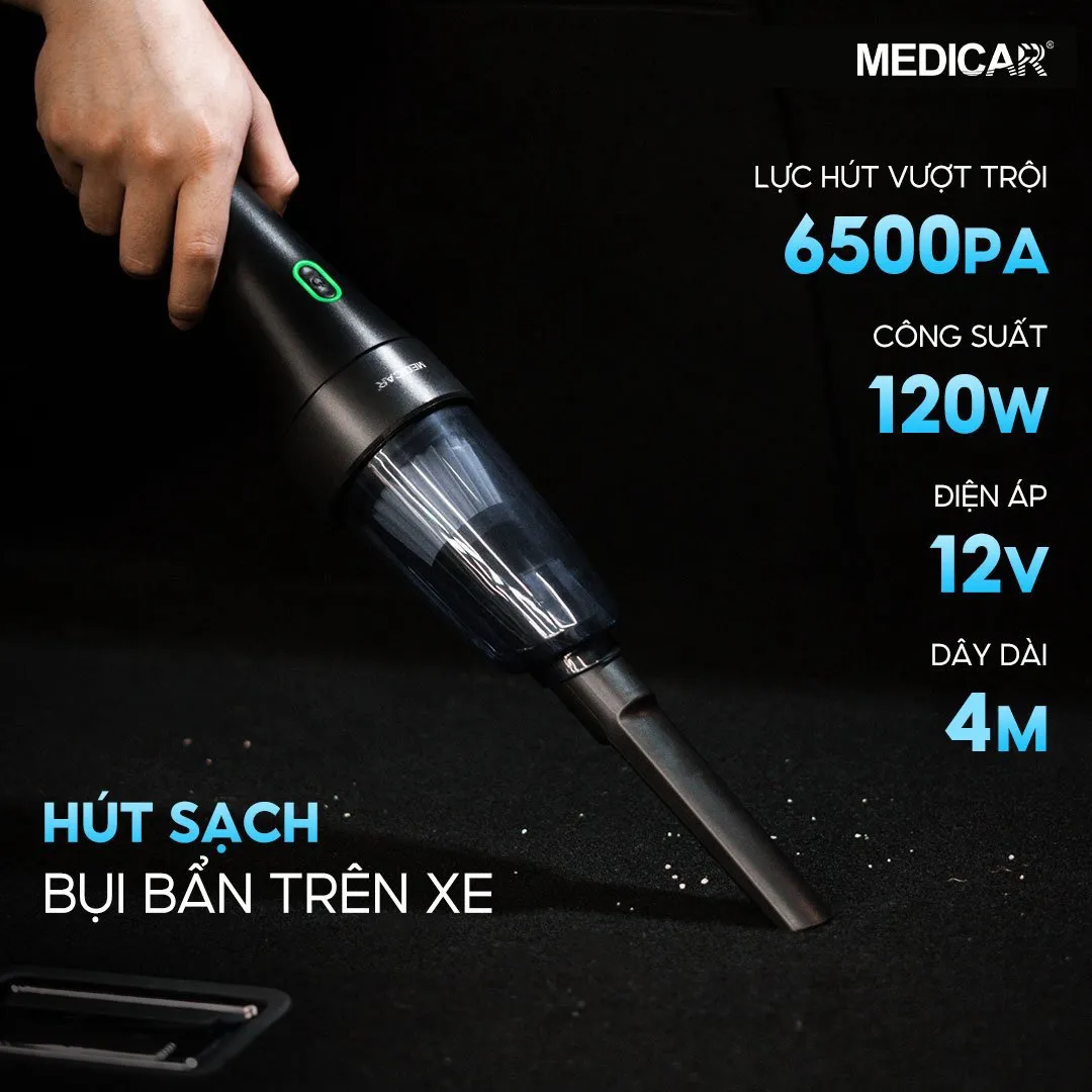 Máy hút bụi ô tô cầm tay Medicar được cắm vào tẩu sạc 12V của xe