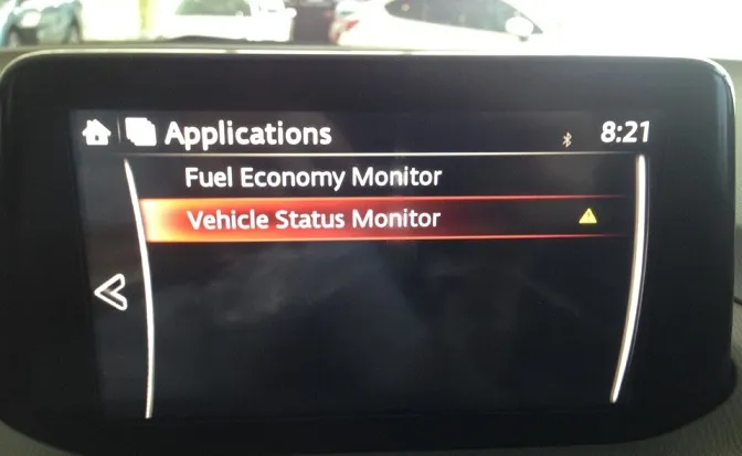 Menu Vehicle Status Monitor trên Mazda Connect