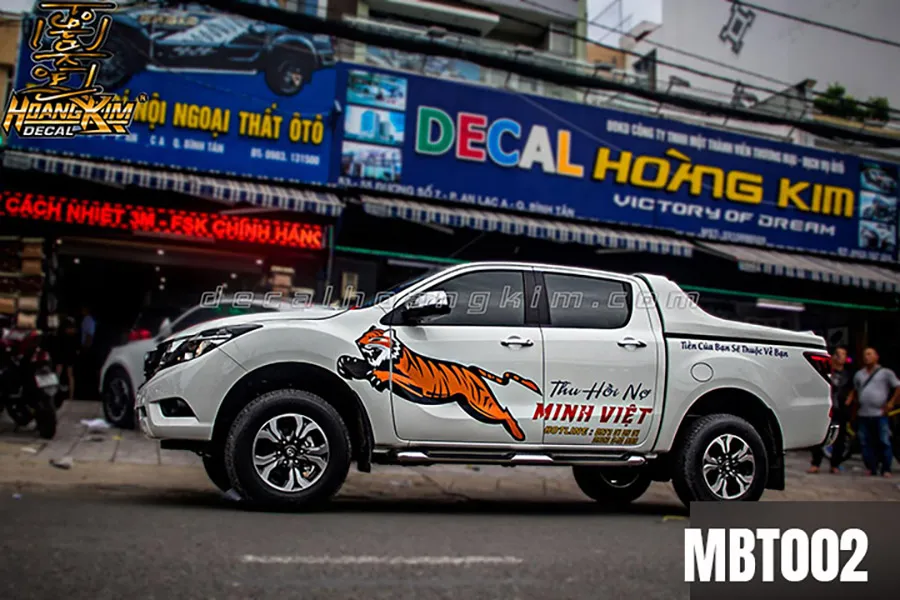 allintitle:tem dán sườn xe bán tải Mazda BT-50 màu đen đỏ cá tính