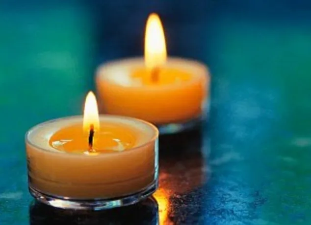 Đốt nến là một phương pháp khử mùi da mới trên ô tô cần lưu ý an toàn tuyệt đối