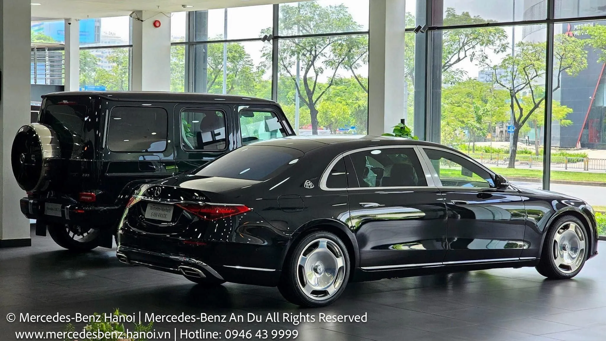 Logo Maybach khẳng định đẳng cấp phía đuôi xe