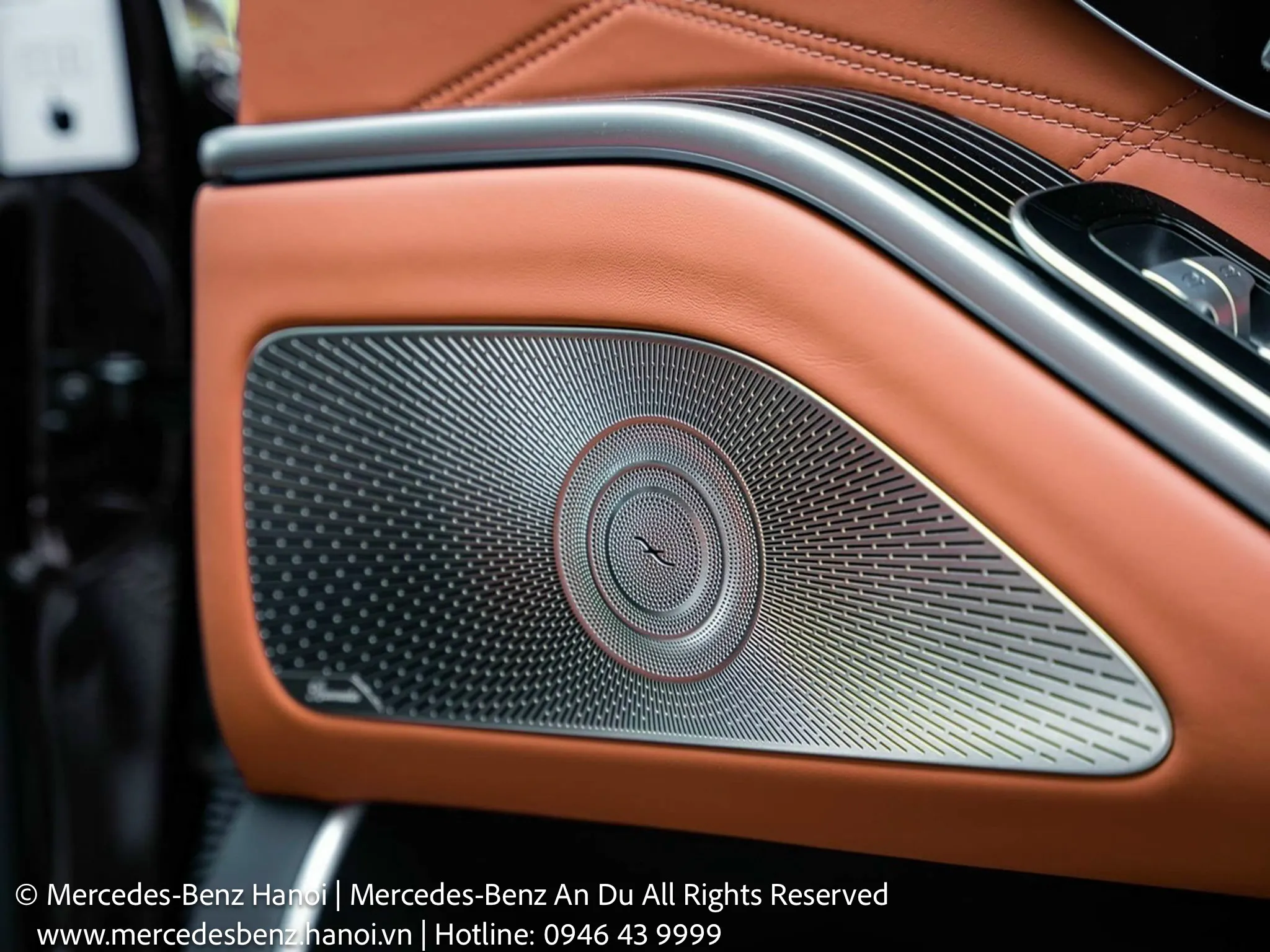 Không gian giải trí hàng ghế sau với màn hình riêng biệt