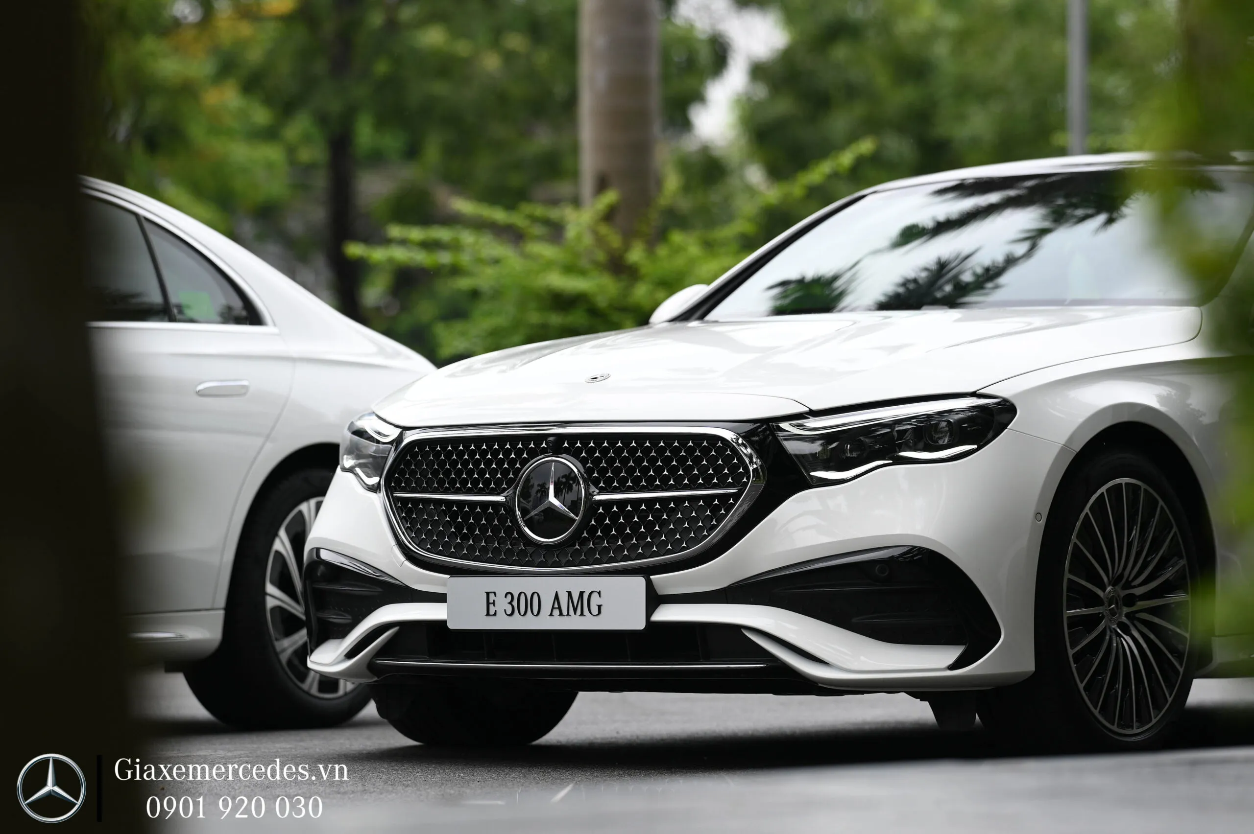 Tổng quan về Mercedes E300 AMG All New