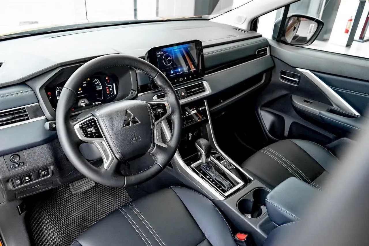 Khoang nội thất Mitsubishi Xpander 2026 hàng ghế thứ hai rộng rãi