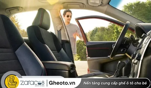 thong-gio-va-mo-cua-xe-de-day-mui-hai-san-ra-ngoai