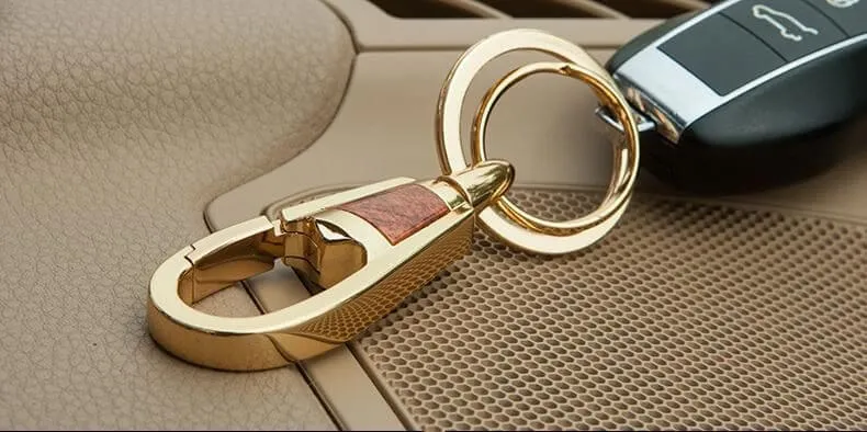Móc chìa khoá ô tô vừa là phụ kiện trang trí và thuận tiện tìm kiếm chìa khóa