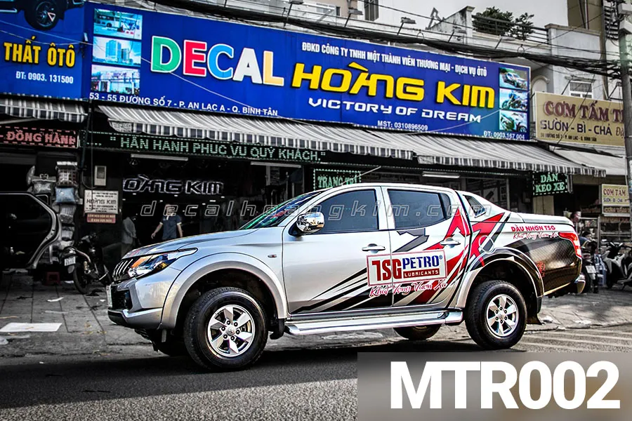 Thiết kế tem xe bán tải Triton off-road hầm hố cho thân và capo xe