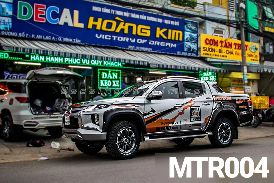 Tem xe bán tải Triton MTR004 dán thân xe tạo điểm nhấn thể thao