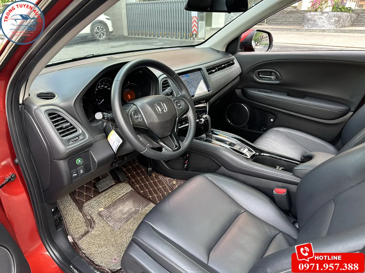 Thiết kế đuôi xe Honda HR-V 2019 L mạnh mẽ và hiện đại, thể hiện vẻ ngoài được chăm sóc tốt