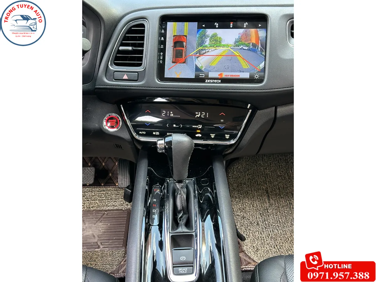 Chi tiết ghế da chỉnh điện và khu vực điều khiển trung tâm của bản L, một điểm mạnh khi bán xe ô tô honda cũ