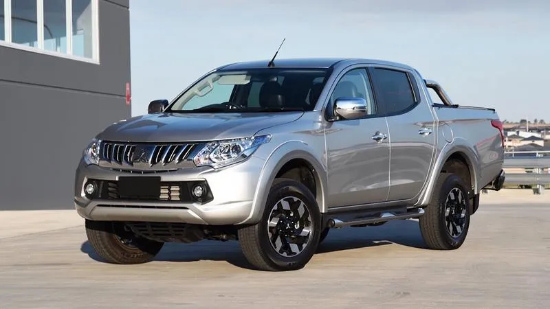 Xe bán tải Mitsubishi Triton