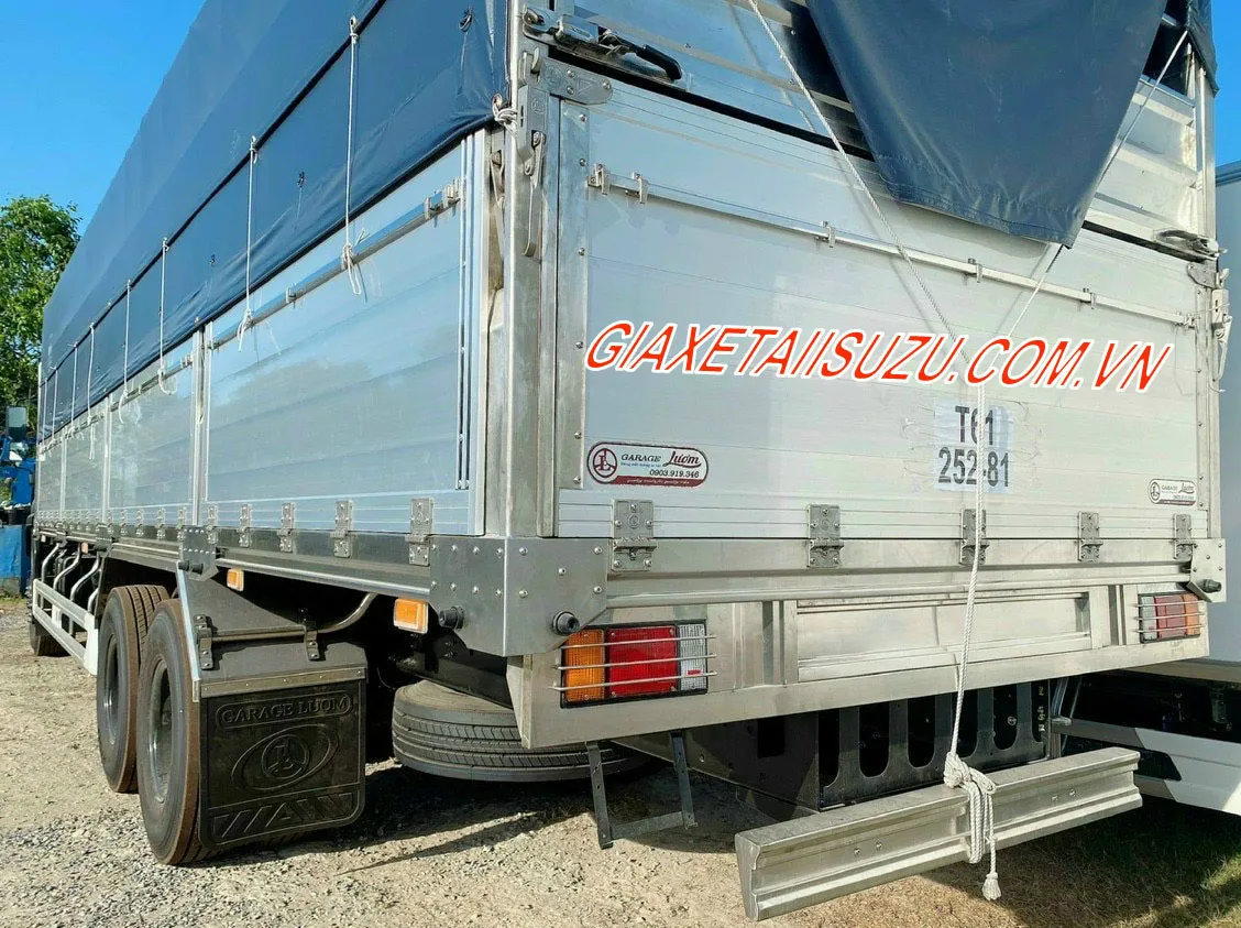 Thùng mui bạt bửng nhôm xe Isuzu 3 chân