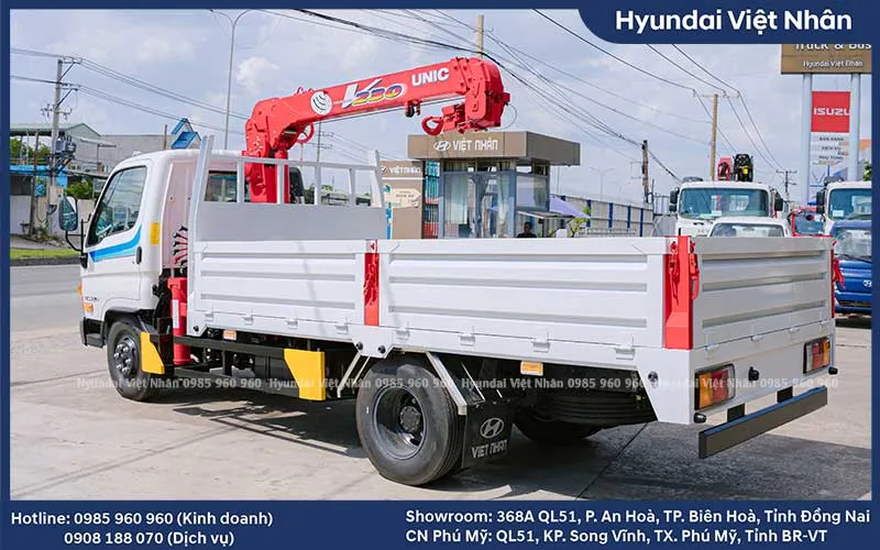 Hyundai N650L thùng lửng gắn cẩu - thùng dài 3m9
