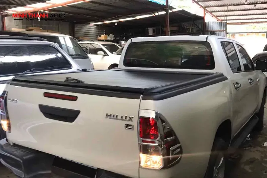 Nắp thùng xe bán tải hilux cũ - 1