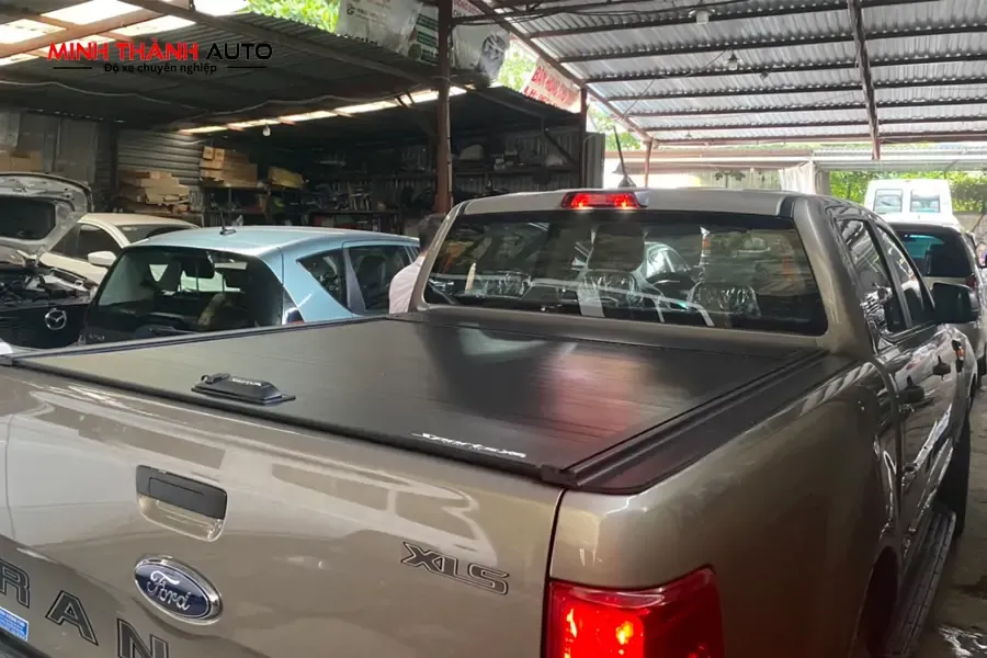 Nắp thùng cuộn cơ xe bán tải