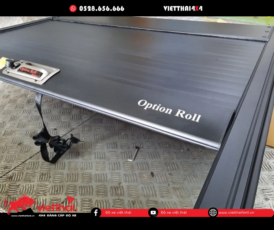 Nắp thùng cuộn cơ Option Roll cho Ford Ranger, một phụ kiện cao cấp cho xe bán tải