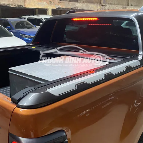 Cơ chế cuộn điện êm ái, không gây tiếng ồn của nắp thùng cuộn xe bán tải BT50