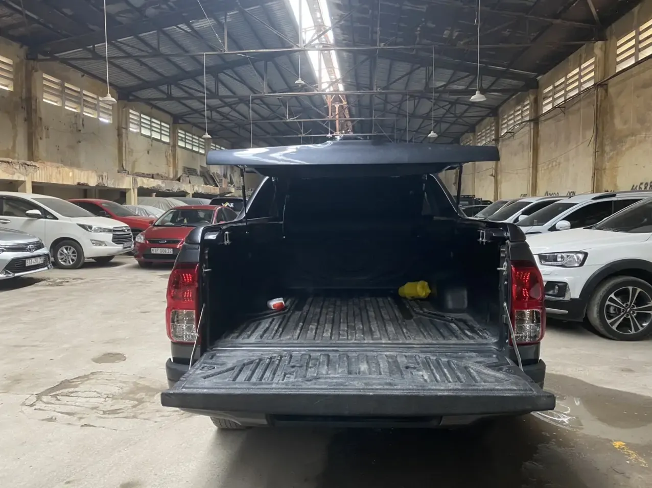 Tổng quan nắp thùng gập cho Hilux, một phương án độ thùng xe bán tải hiện đại