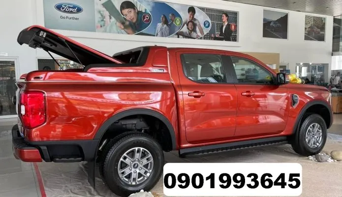 Nắp thùng thấp được lắp trên dòng xe Ranger đời mới, mang lại vẻ ngoài thể thao và độ bền cao