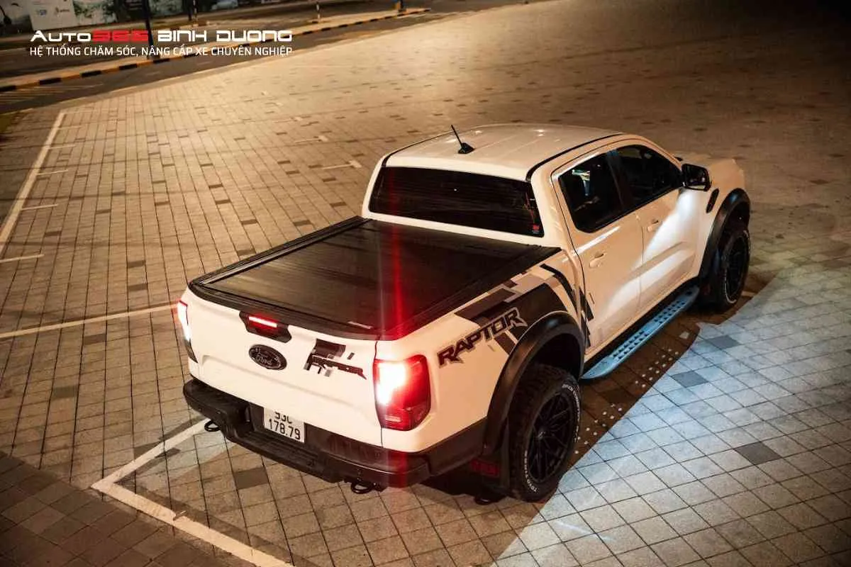 Nắp thùng bán tải cuộn điện với nhiều tính năng công nghệ mới có thể điều khiển từ xa