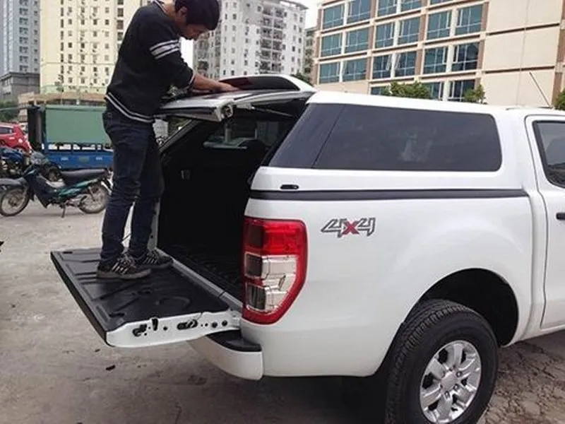 Nắp thùng xe bán tải Ford Ranger loại cao (ảnh 1)
