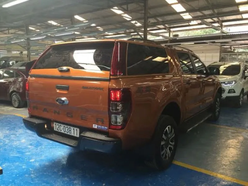 Nắp thùng cao giúp xe Ford Ranger trở nên sang trọng và giống SUV hơn