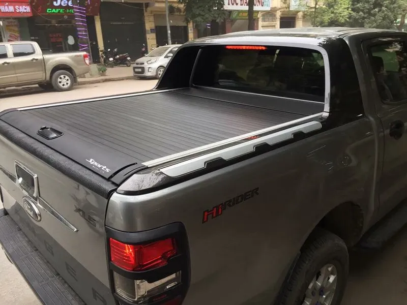 Nắp thùng cuộn là một trong các loại nắp thùng xe bán tải Ford Ranger được nhiều người lựa chọn
