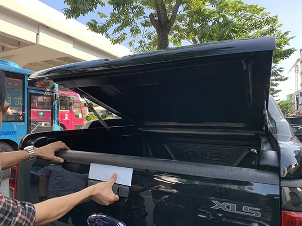 So sánh giá nắp thùng xe bán tải Ford Ranger XLS giá rẻ và chất lượng