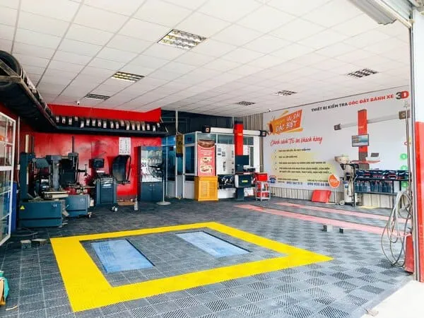 Thay lốp ô tô tại NAT Center