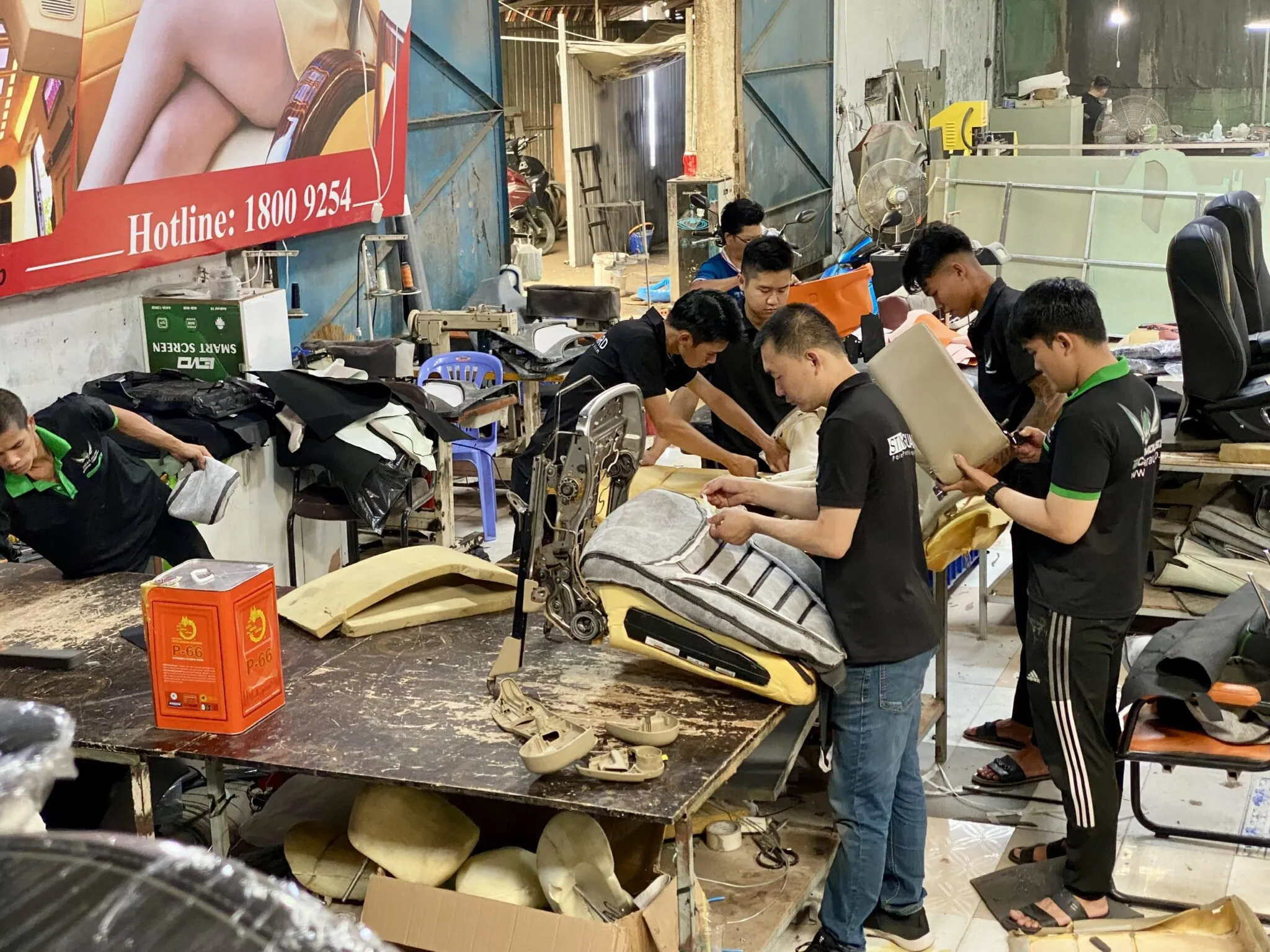 Học nghề trang trí nội thất ô tô: Hình ảnh đại diện cho phần da nội thất