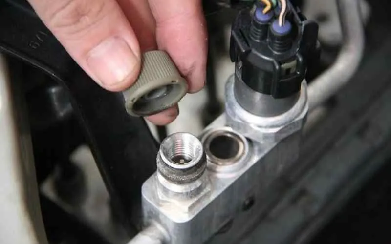 Nguyên nhân gây hỏng lốc điều hòa ô tô do thiếu dầu và ga