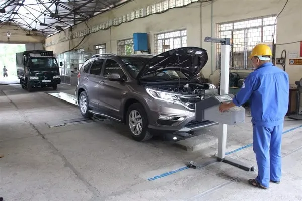 Quy trình kiểm tra kỹ thuật nghiêm ngặt tại trung tâm đăng kiểm phục vụ an toàn giao thông