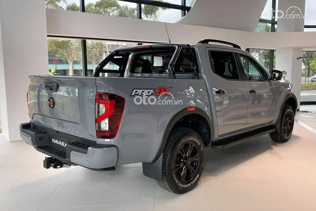 Chi tiết đầu xe Nissan Navara