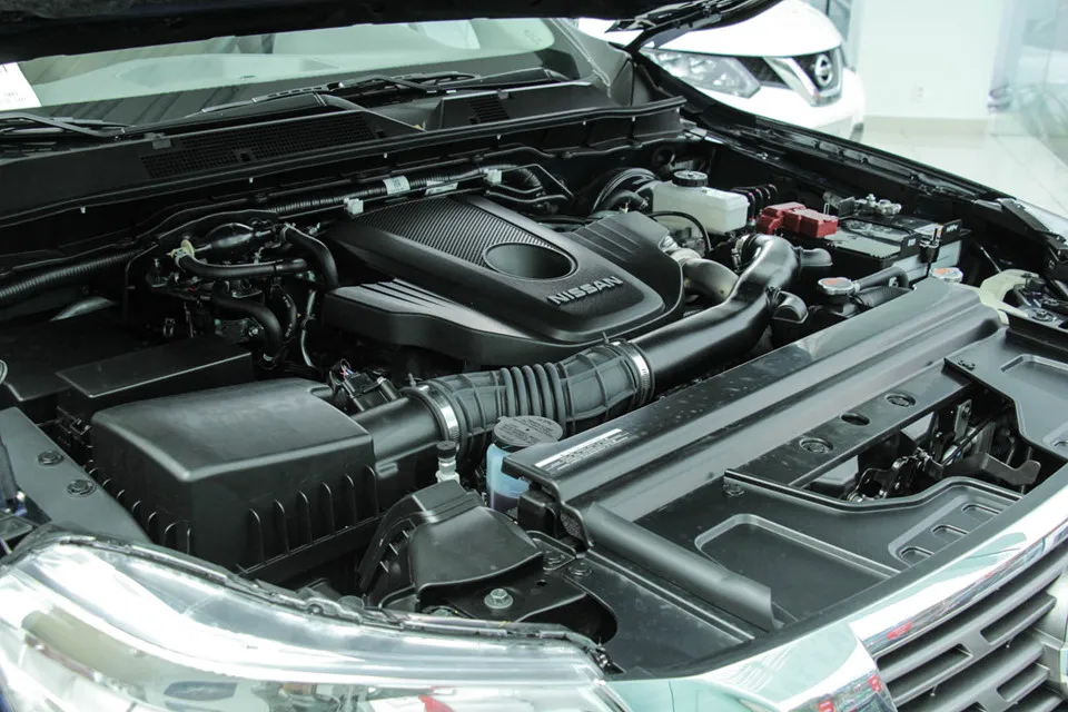 Động cơ khỏe khoắn 2.5L của  Xe bán tải Nissan Navara 2018