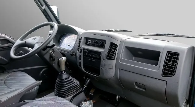 Khoang nội thất rộng rãi của xe ben 2 khối Thaco FD250