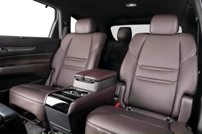 Hàng ghế thứ 2 hạng thương gia