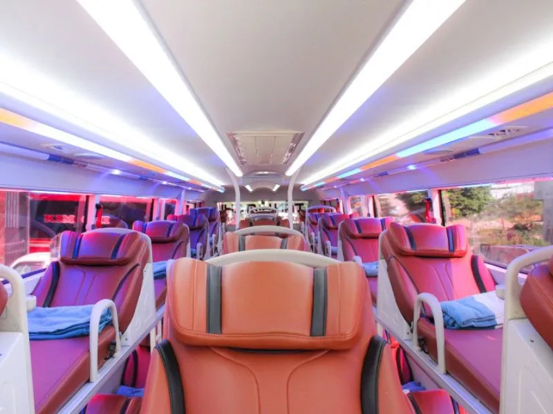 Hệ thống giường nằm massage hiện đại giảm mệt mỏi suốt hành trình dài