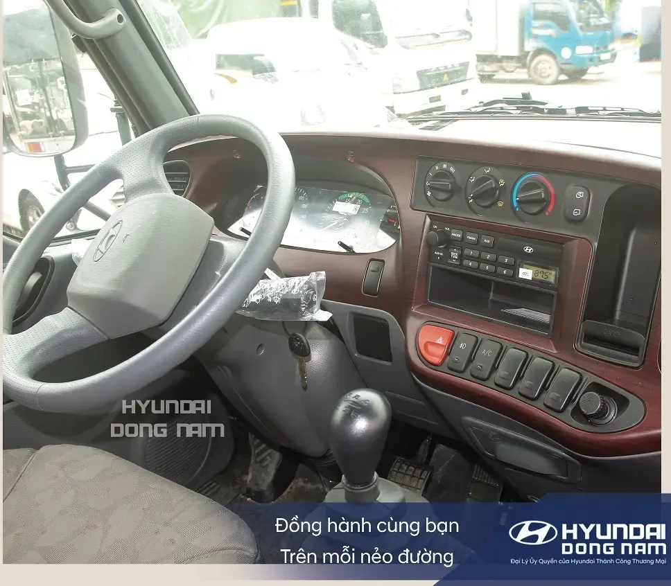 Nội thất xe Hyundai 110S