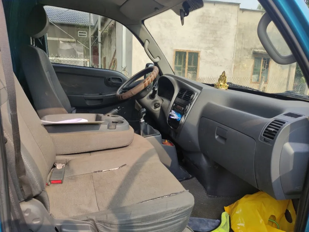 Nội thất xe K200 cũ thùng mui bạt