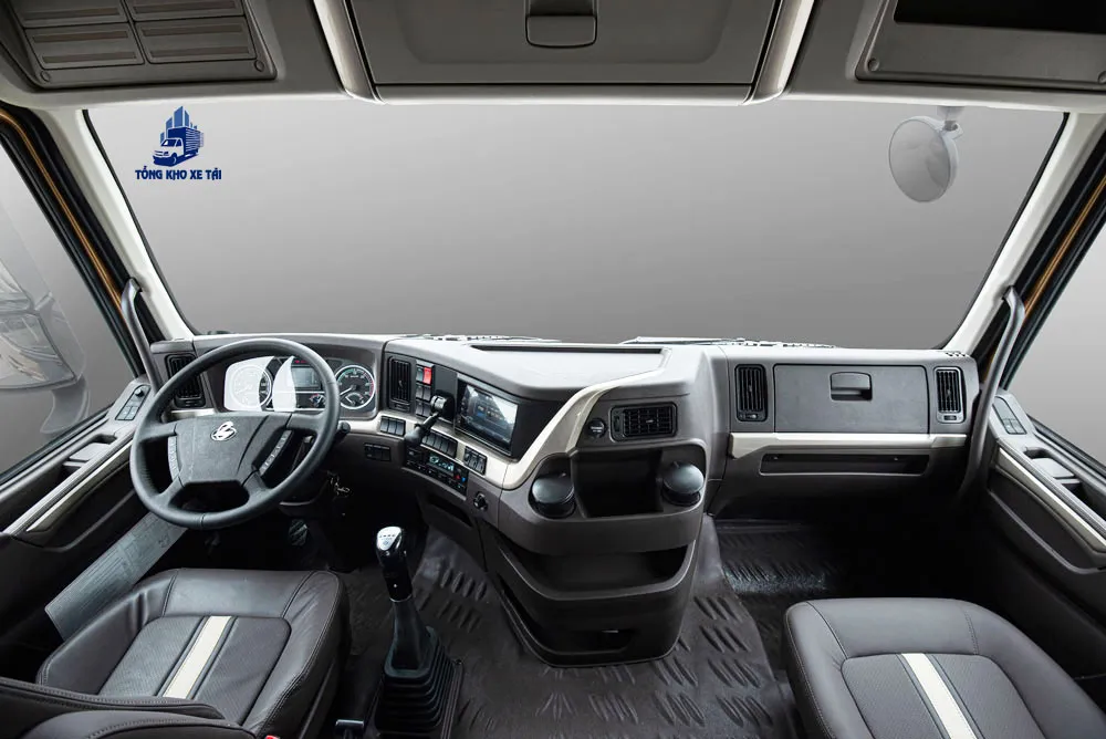 Nội thất xe đầu kéo Chenglong H7 sang trọng tiện nghi